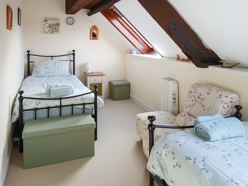 Single bedroom | Clouseau Cottage - Coppers Cottages, Lyme Regis