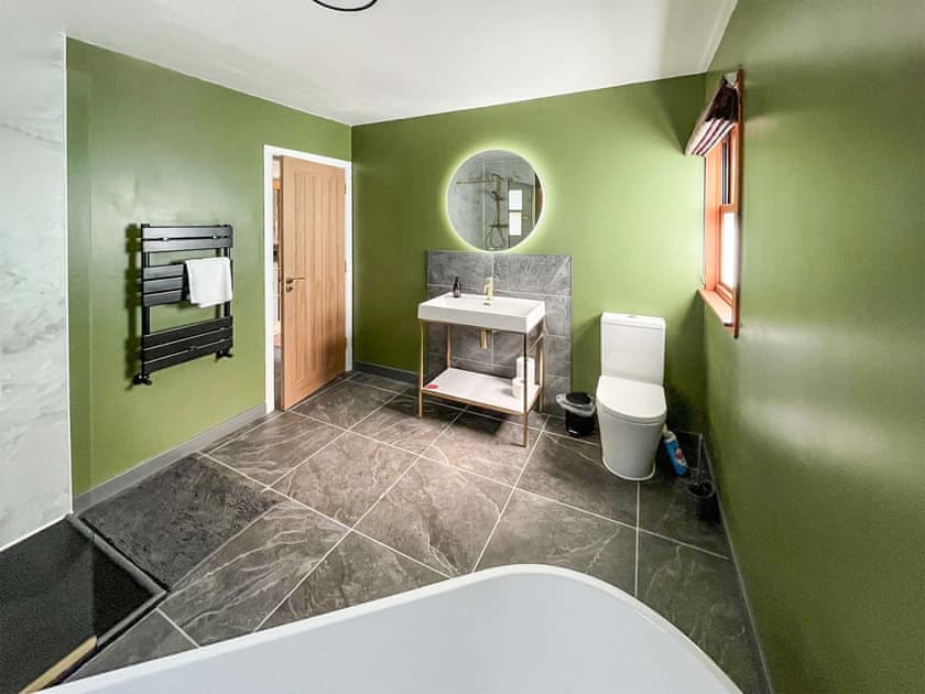Bathroom | Innish Beag - Innish Holidays, Clachan Seil