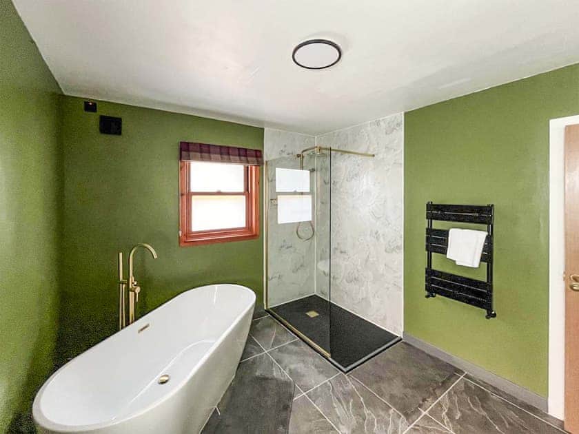 Bathroom | Innish Beag - Innish Holidays, Clachan Seil