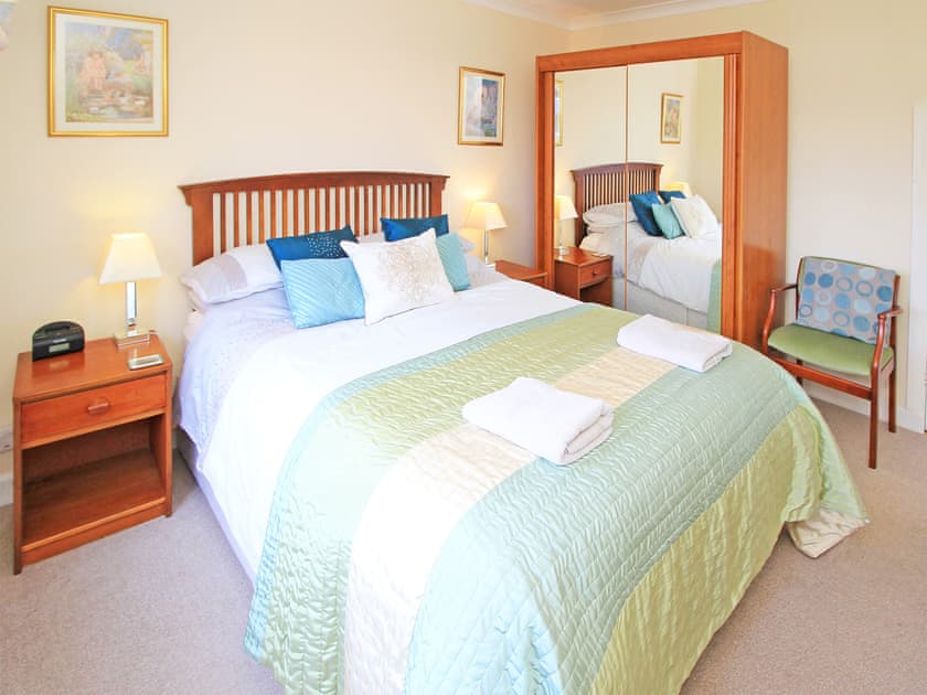 Double bedroom | Artist’s Cottage, Minffordd