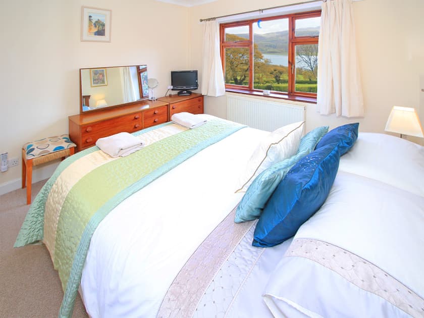 Double bedroom | Artist’s Cottage, Minffordd