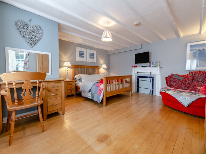 Double bedroom | Riverside Barn, Newquay
