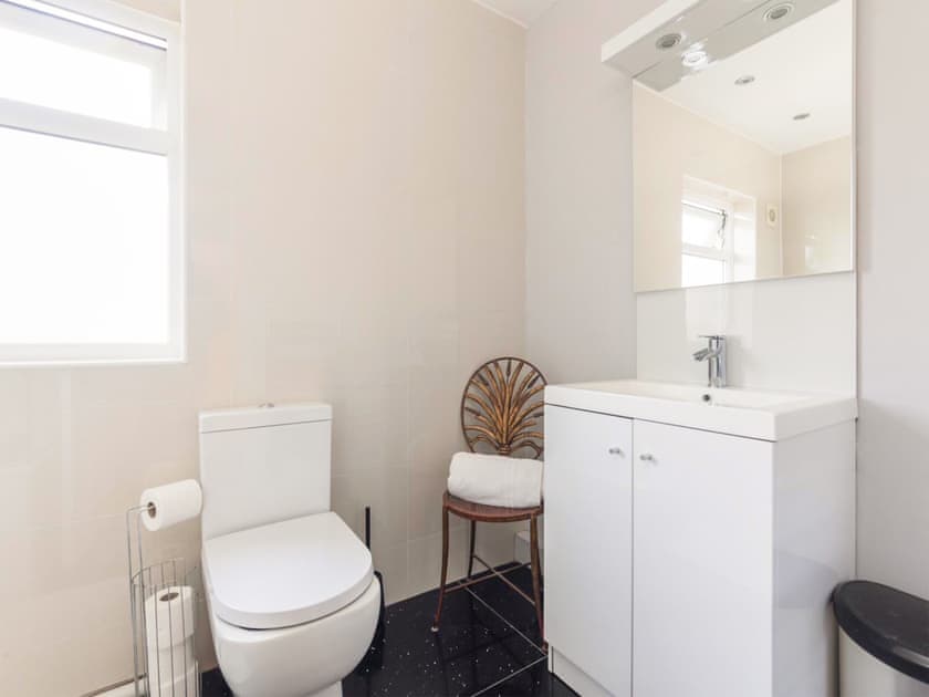 Bathroom | Holbrook House, Cambridge