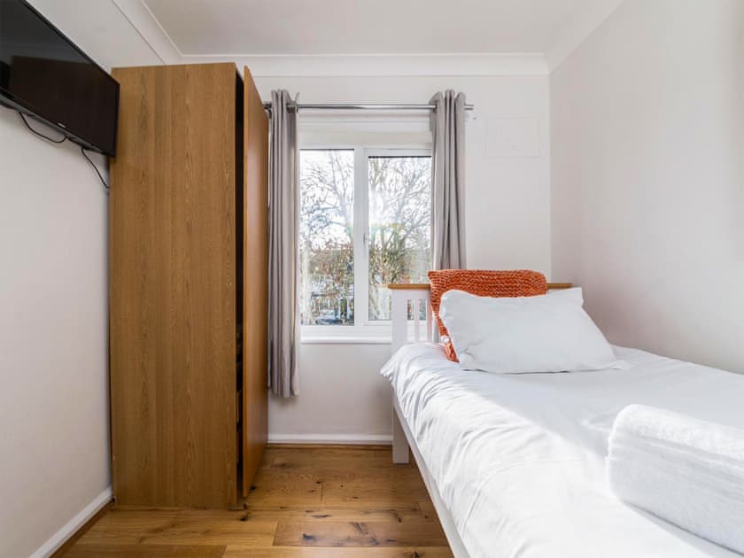 Single bedroom | Holbrook House, Cambridge