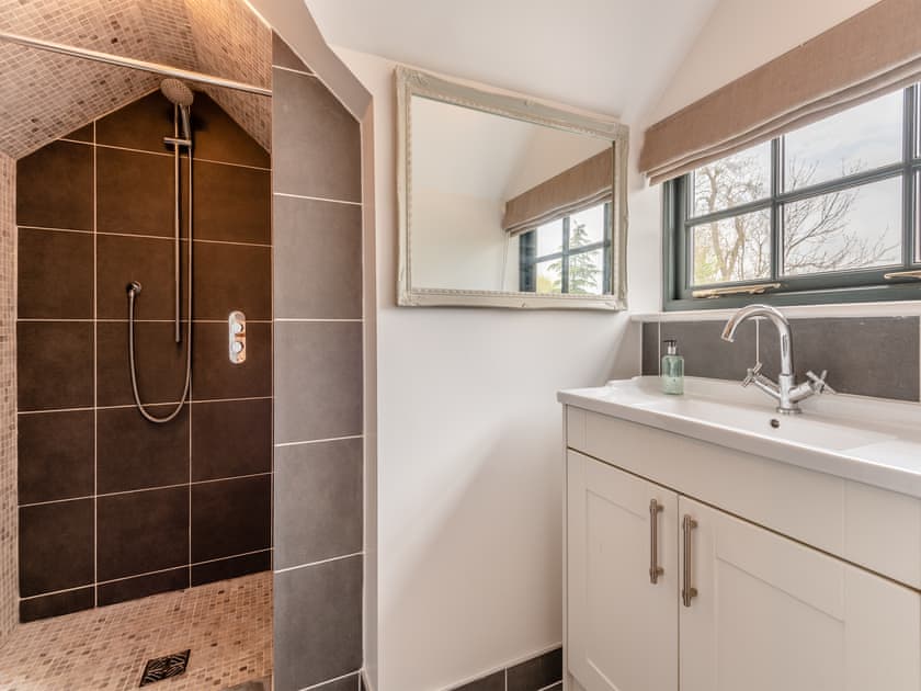 Bathroom | Knighton Mill Dairy, Broad Chalke