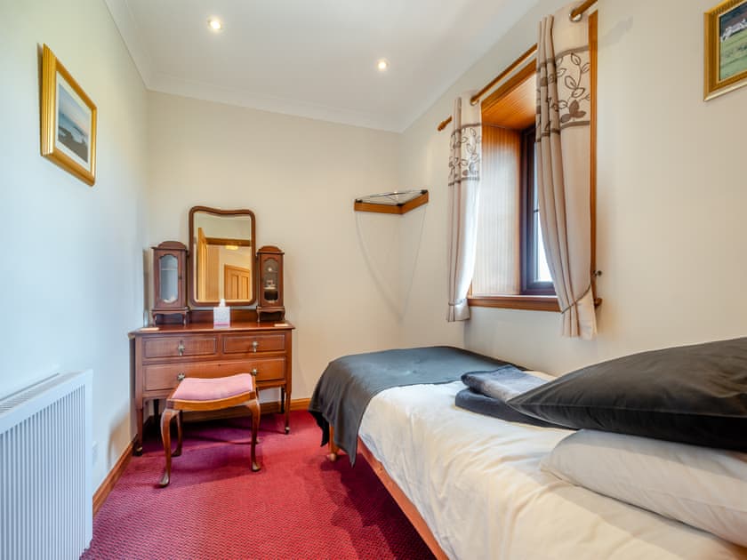 Single bedroom | Eryb Cottage - Shannochie Cottages, Shannochie