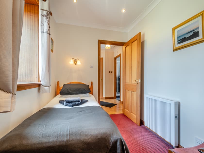 Single bedroom | Eryb Cottage - Shannochie Cottages, Shannochie