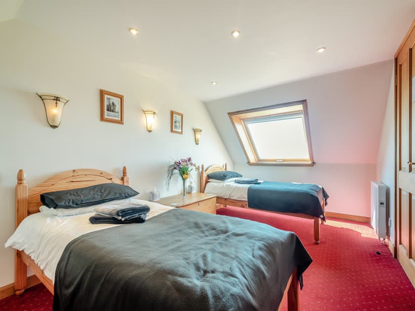 Twin bedroom | Barnstable - Shannochie Cottages, Shannochie