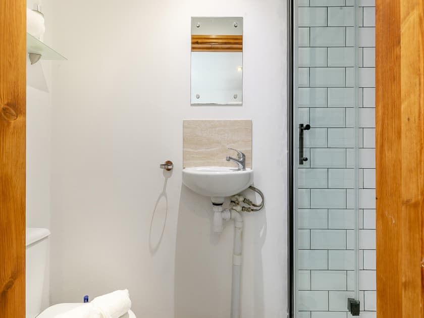En-suite | The Lodge, Gloucester