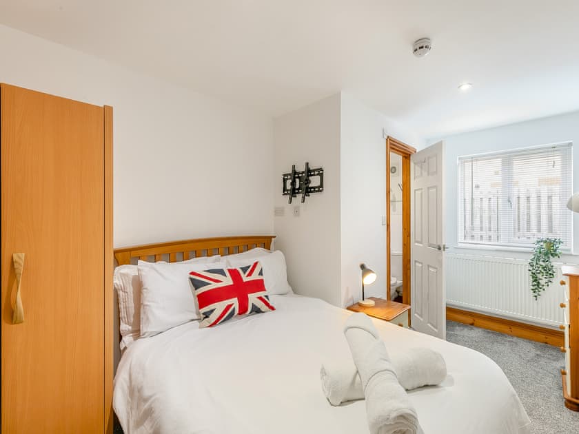 Double bedroom | The Lodge, Gloucester