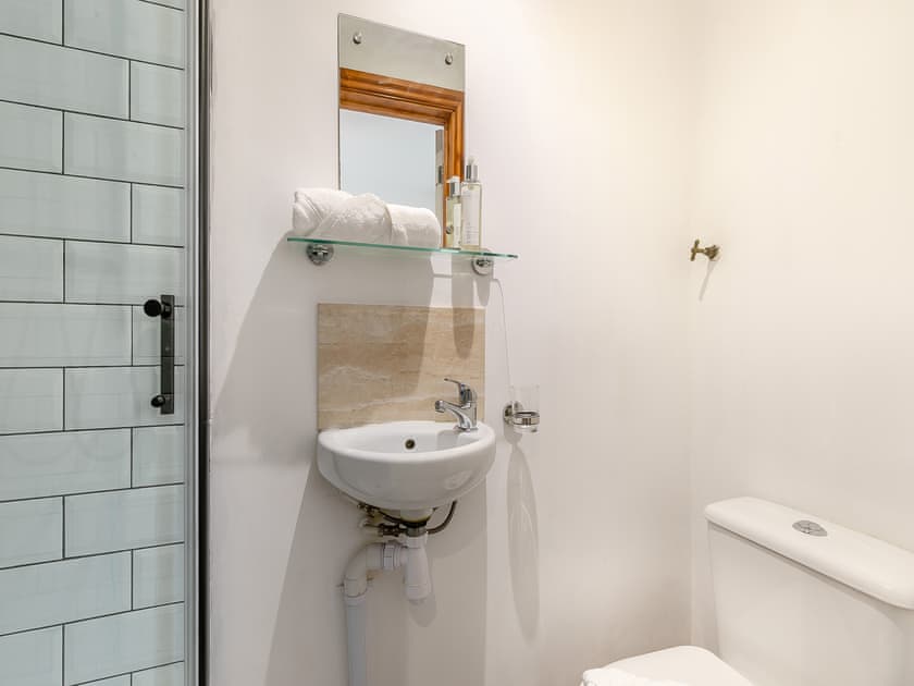 En-suite | The Lodge, Gloucester