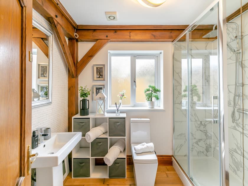 Bathroom | The Lodge, Gloucester