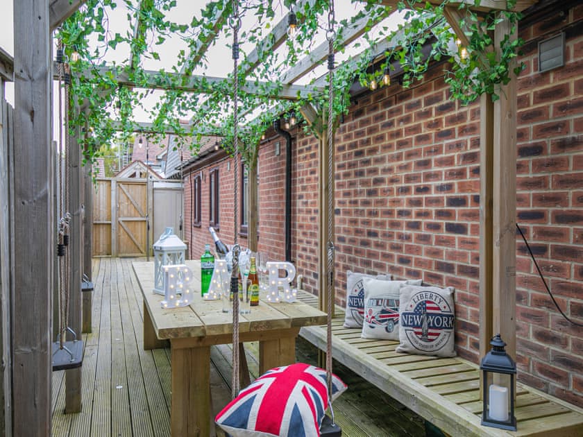 Sitting-out-area | The Lodge, Gloucester