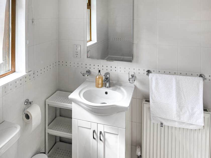 Bathroom | Meadow View 16, Ilfracombe