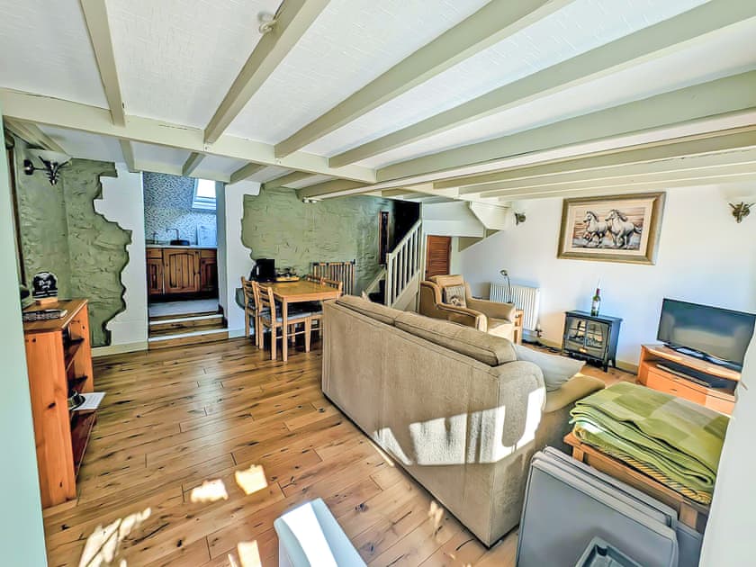 Living room/dining room | Ystabl - Mwdlwscwm Farm, Llannon, Llanelli