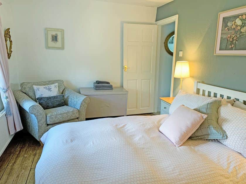Double bedroom | Golf Cottage, Chapel-en-le-Frith, near Buxton