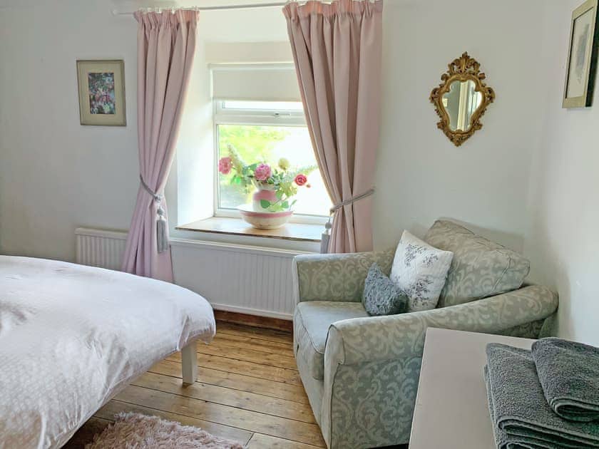 Double bedroom | Golf Cottage, Chapel-en-le-Frith, near Buxton