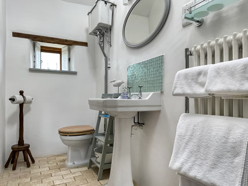 Bathroom | Meadow Barn, Pennerley, Minsterley
