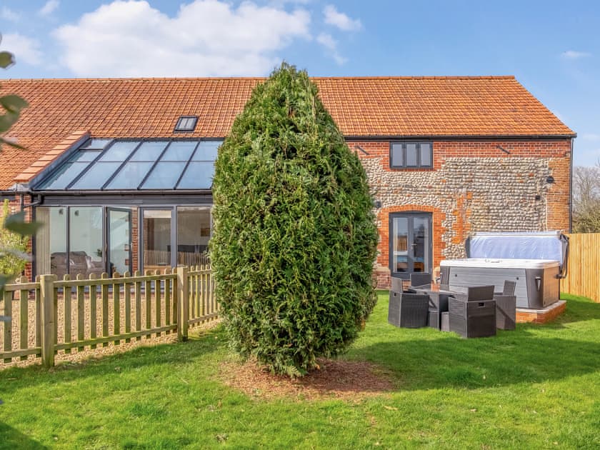 Garden | The Great North Barn - Hall Farm Barns, Gimingham, near Mundesley
