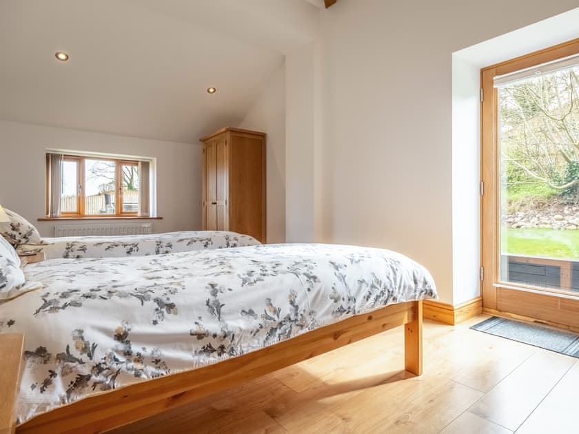 Twin bedroom | The Great South Barn - Hall Farm Barns, Gimingham, near Mundesley