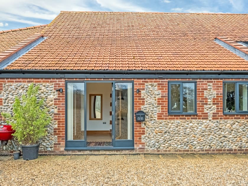 Exterior | The Great South Barn - Hall Farm Barns, Gimingham, near Mundesley