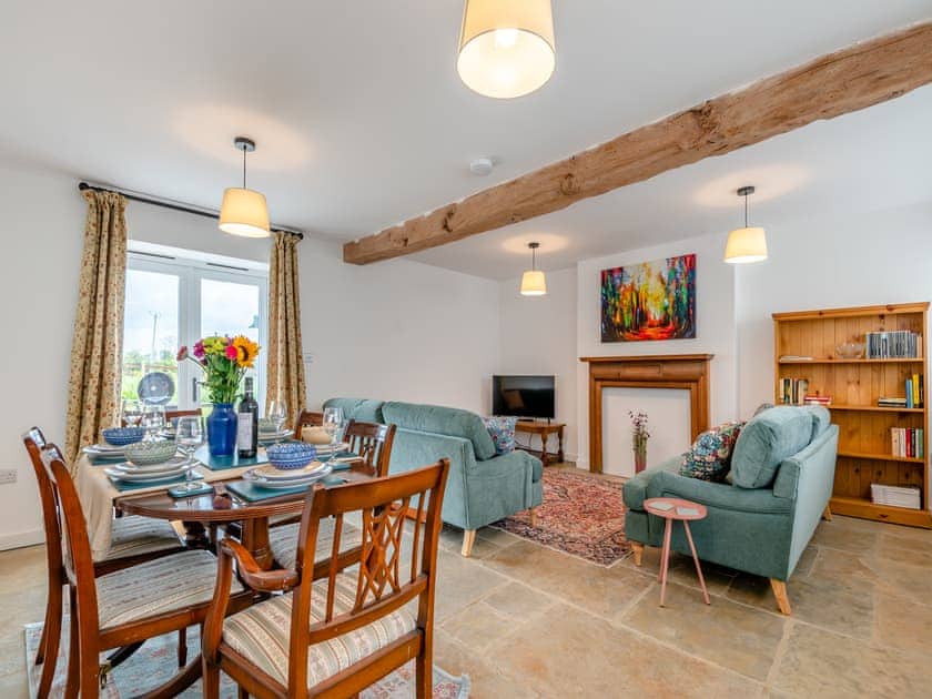 Living room/dining room | Grooms Cottage, Westbury-on-Severn