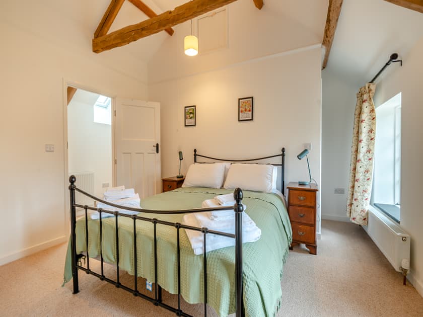 Double bedroom | Grooms Cottage, Westbury-on-Severn