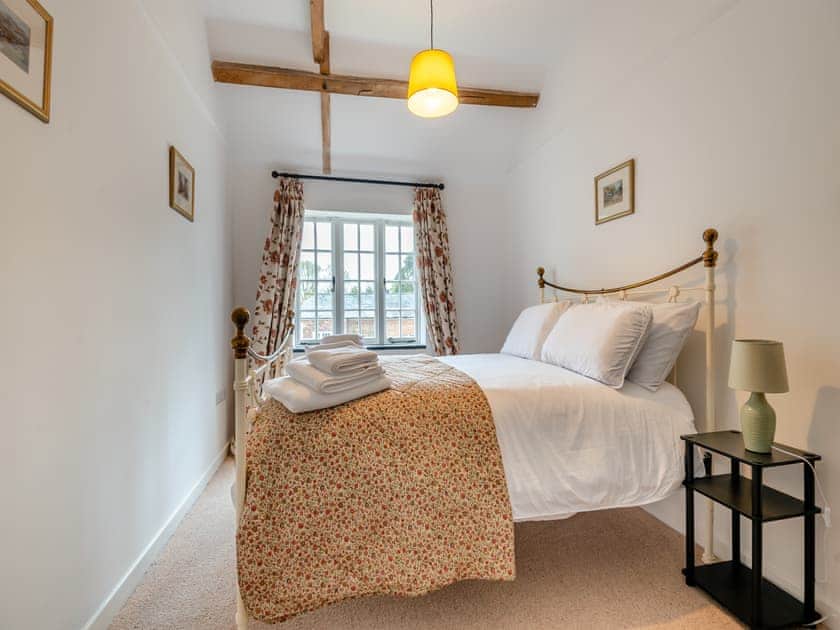 Double bedroom | Grooms Cottage, Westbury-on-Severn