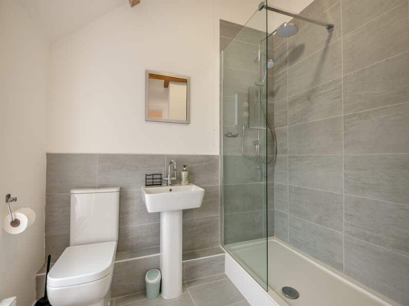 Shower room | Grooms Cottage, Westbury-on-Severn