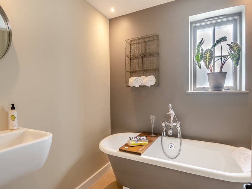 Bathroom | Stable Cottage, Great Ryburgh, near Fakenham