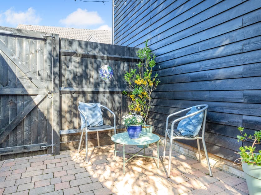 Private Courtyard  | Bluebell Lodge, Cambridge
