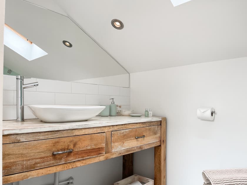 Bathroom | The Willows, Teversal
