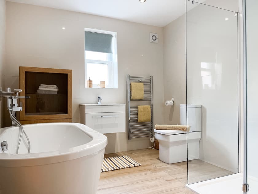 Bathroom | The Willows, Teversal