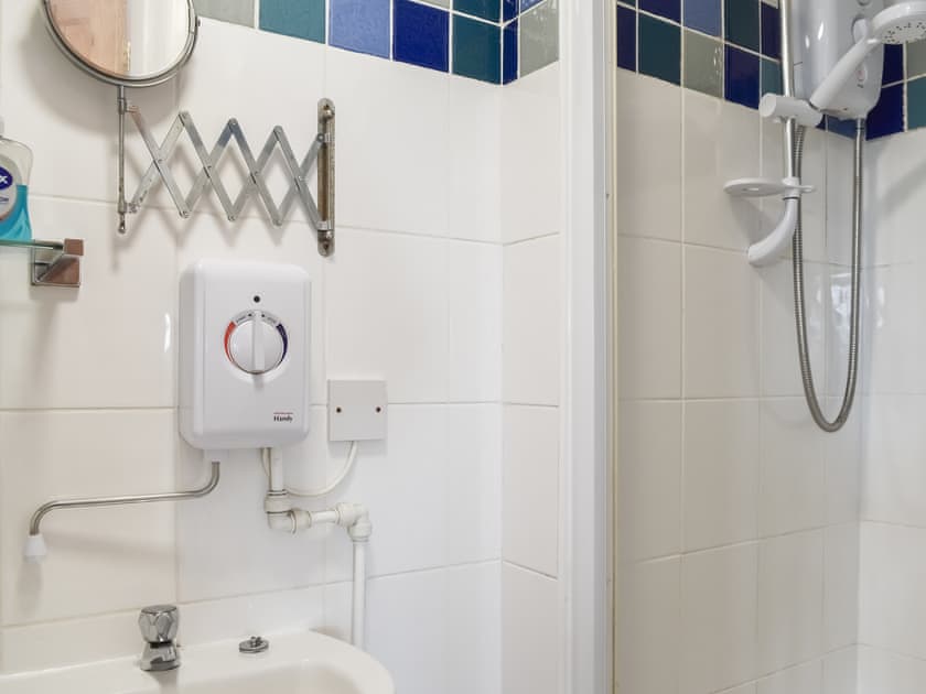 Bathroom | Maskel Beach Cottage, Ulverston