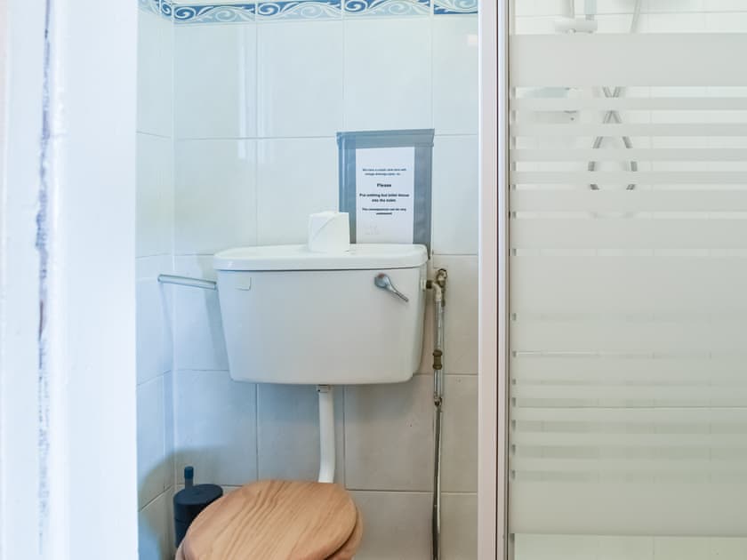 Bathroom | Maskel Beach Cottage, Ulverston