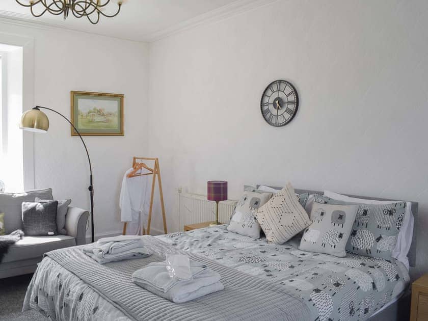Double bedroom | Muirston Farmhouse - Farmhouse Holidays, Cumnock