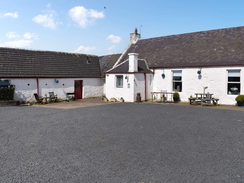 Exterior | Muirston Farmhouse - Farmhouse Holidays, Cumnock