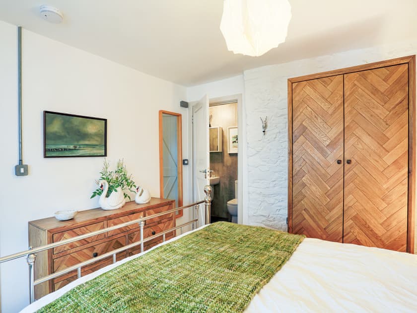 Double bedroom | The Old Stables, Totnes