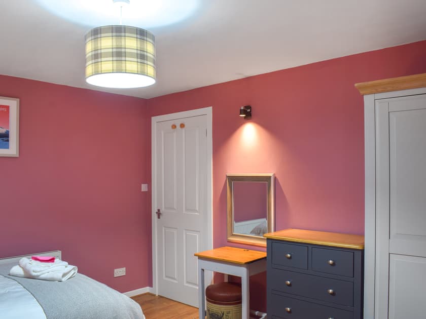 Twin bedroom | Riverview, Bridge of Allan
