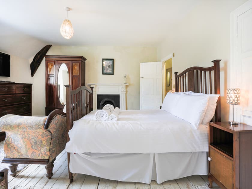 Double bedroom | South Wing, Kingsbridge