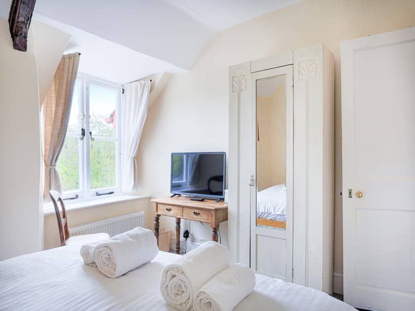 Double bedroom | South Wing, Kingsbridge