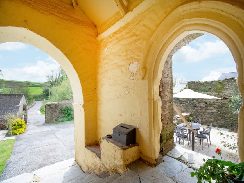 Outdoor area | South Wing, Kingsbridge