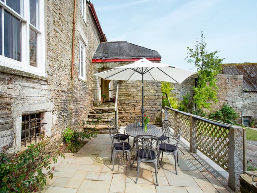 Outdoor eating area | South Wing, Kingsbridge