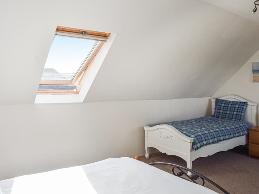 Triple bedroom | Old Barn Cottage - Cow Boy Holidays, Glasgow