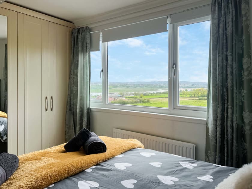Double bedroom | Estuary Retreat, Llanelli