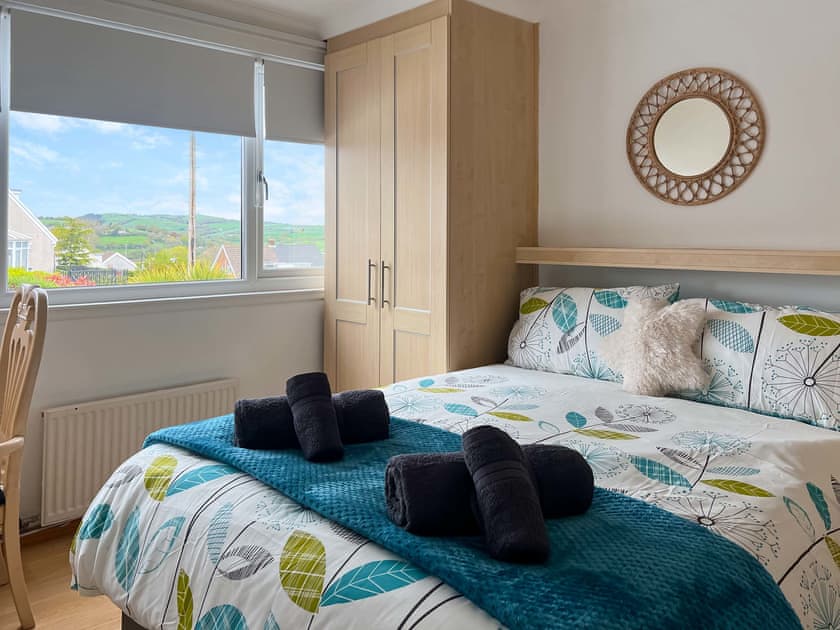 Double bedroom | Estuary Retreat, Llanelli