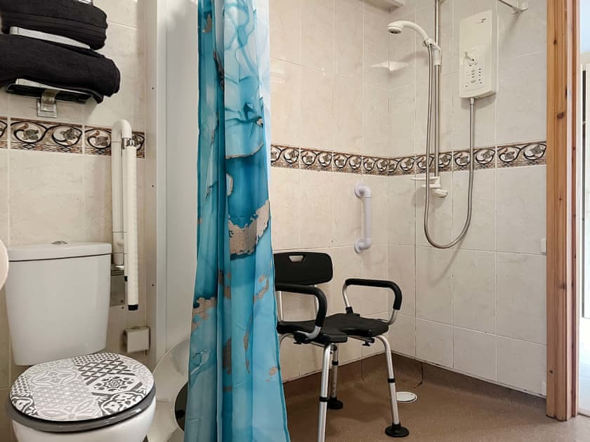 Bathroom | Estuary Retreat, Llanelli