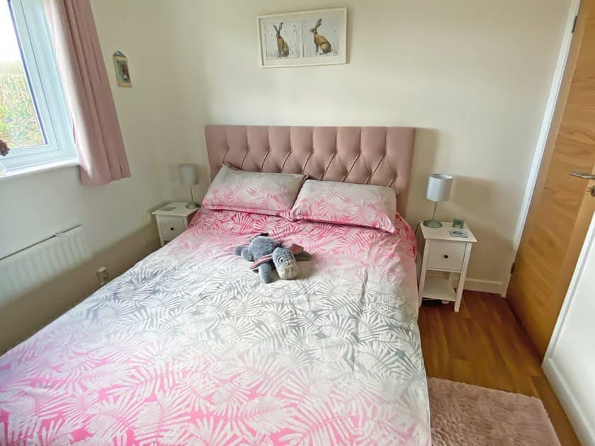 Double bedroom | Barn Owls Holiday Bungalow, Weston, near Sidmouth