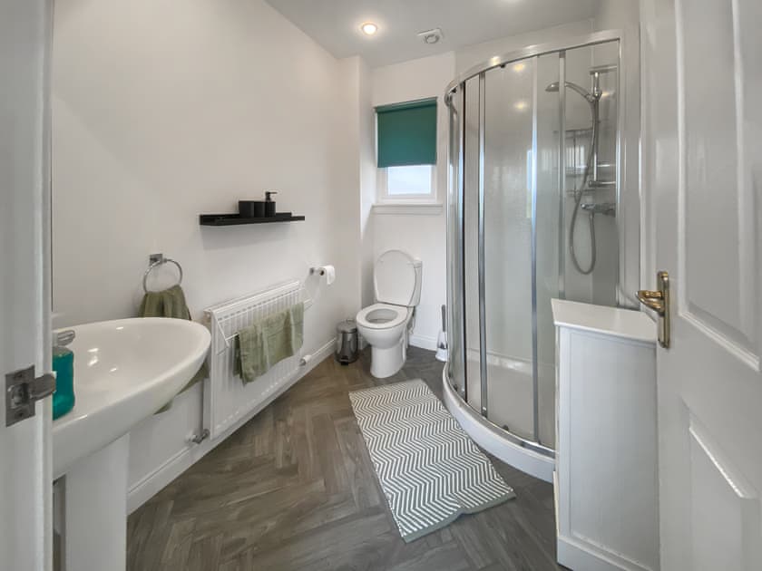 Bathroom | Guise Cottage, Alford, near Banchory