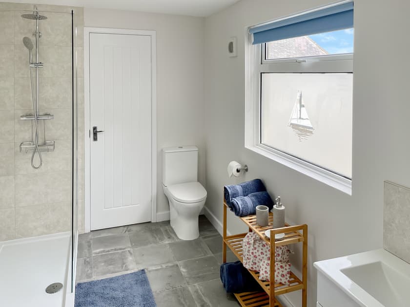 Bathroom | April House, Amble